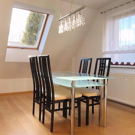 Grosse Wohnung Mit 2 Schlafzimmern 阿尔滕斯泰希 外观 照片